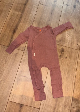 Outfit, merk: Hema, staat: Heel goed, maat: 1-3 maanden / 56 cm, € 2,00, € 2,80 inclusief Kopersbescherming