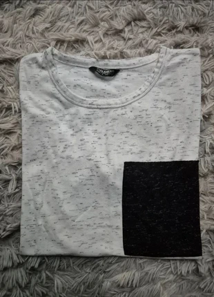 T-shirt Pull & Bear Blanc - Noir Taille S, marca: Pull & Bear, estado: Muito bom, tamanho: S, €4.00, €4.90 inclui Proteção do Comprador