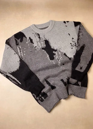 Knit, pull crewneck noir et gris effet déchiré rétro 2000's, en maille vintage, brand: Aesthetic, condizioni: Nuovo senza cartellino, taglia: M, €32.90, €35.25 include la Protezione acquisti