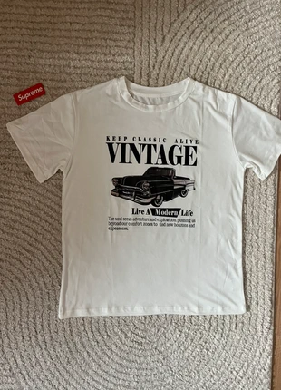 Teeshirt voiture vintage streetwear, brand: y2k, condizioni: Nuovo senza cartellino, taglia: M / IT 42 / EU 38, €14.50, €15.93 include la Protezione acquisti