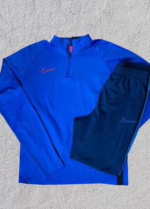 Ensemble de survêtement Nike, bleu, Taille XL enfant, marca: Nike, estado: Muy bueno, tamaño: XL, 25,00 €, 26,95 € Protección al comprador incluida