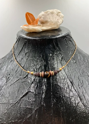 Collier ras de cou macramé pierres Œil de Tigre, état: Très bon état, 24,00 €, 25,90 € Protection acheteurs (Pro) incluse