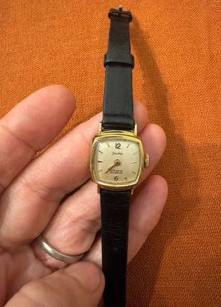 ZentRa Damen Armbanduhr, marke: zentra, zustand: Gut, größe: Bis 30 mm, 30,00 €, 32,20 € inklusive Vinted-Käuferschutz