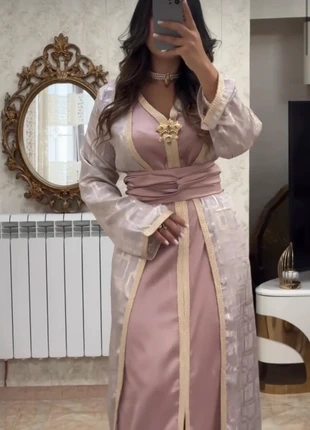 Robe brodée takchita karakou caftan algérien marocain khotba traditionnel mariage hlel henna, marque: CHIC, état: Neuf avec étiquette, taille: Taille unique, 85,00 €, 89,95 € Protection acheteurs incluse