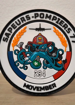 Écusson Movember, marke: Pompier, zustand: Neu, mit Etikett, 12,00 €, 13,30 € inklusive Vinted-Käuferschutz