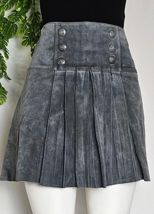 Jupe grise plissée Camaïeu – Style chic et matière croûte de porc, brand: Camaïeu, condition: Very good, size: M / 38 / 10, €9.00, €10.15 includes Buyer Protection Pro