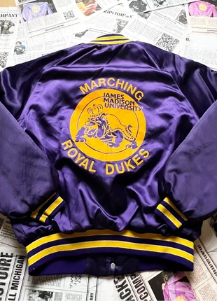 Varsity Jacket 100% Made in USA Taille L– Veste Universitaire Vintage – Letterman Jacket, marke: Vintage Dressing, zustand: Sehr gut, größe: L / 40 / 12, 34,90 €, 37,35 € inklusive Vinted-Käuferschutz