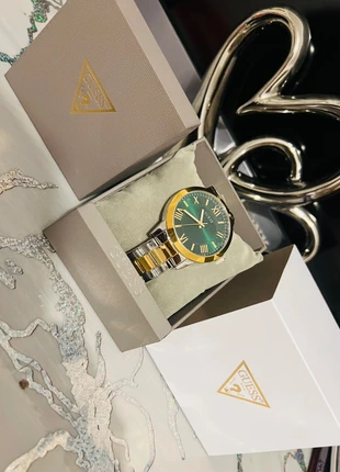 Guess Men’s Two-Tone Watch – Green Dial- Original brand new with box and tags, marque: GUESS, état: Neuf avec étiquette, taille: Taille unique, 90,00 €, 95,20 € Protection acheteurs incluse