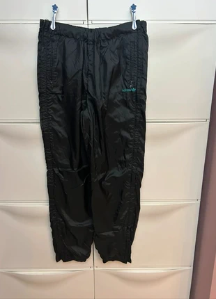 Pantalon Adidas Originals Tear-Away Noir – Taille L Zips latéraux intégrals, vintage 90s, marque: adidas, état: Très bon état, taille: L / 40 / 12, 19,90 €, 21,60 € Protection acheteurs incluse