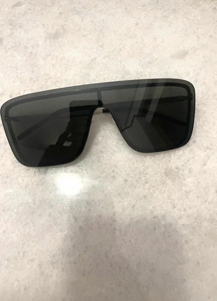 Occhiali da sole YSL, marca: Saint Laurent, estado: Nuevo con etiquetas, 170,00 €, 179,20 € Protección al comprador incluida