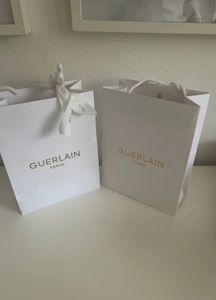 Guerlain sac shopping lot de 2 sacs 19/25/10 cm, brand: Guerlain, condizioni: Ottime, €12.00, €13.30 include la Protezione acquisti