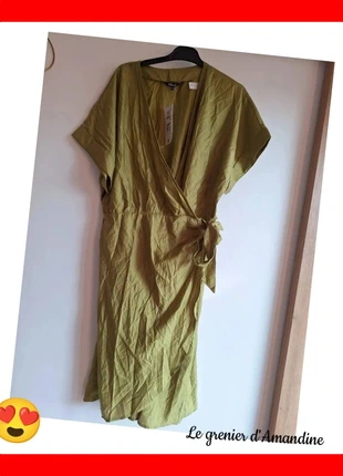 Robe 164 portefeuille verte M&S Mode T46 neuve étiquette, merk: M&S Mode, staat: Nieuw met prijskaartje, maat: XXXL / 46 / 18, € 15,00, € 16,45 inclusief Kopersbescherming Pro