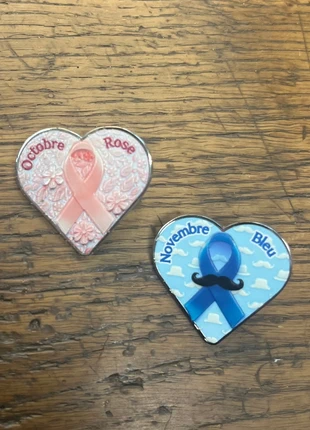 Pin’s octobre rose et novembre bleu, marke: Drago, zustand: Neu, mit Etikett, 9,00 €, 10,15 € inklusive Vinted-Käuferschutz