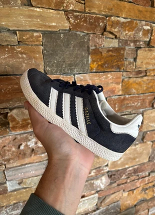 Adidas Gazelle bleu marine / Taille 33, marca: adidas, estado: Muito bom, tamanho: 33, €25.00, €26.95 inclui Proteção do Comprador