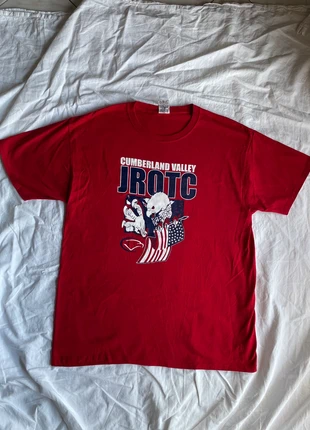 T shirt rossa “Cumberland Valley JROTC” vintage USA, marca: Jerzees, estado: Muito bom, tamanho: L, €10.00, €11.20 inclui Proteção do Comprador
