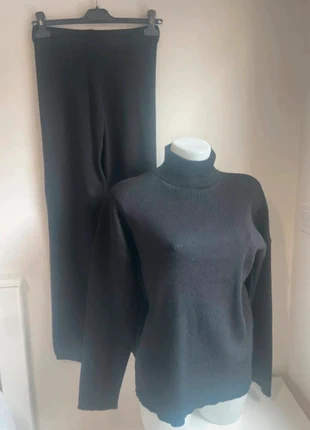 Ensemble pull et pantalon Noir taille unique Neuf, merk: Boutique Parisienne, staat: Nieuw zonder prijskaartje, maat: Universele maat, € 26,00, € 28,00 inclusief Kopersbescherming