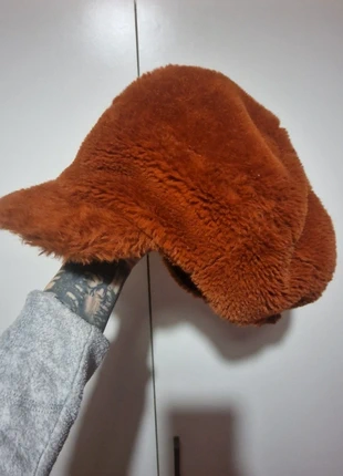 Reserved women's one size hats, brand: Reserved, condition: Very good, size: One size, £6.00, £7.00 includes Buyer Protection