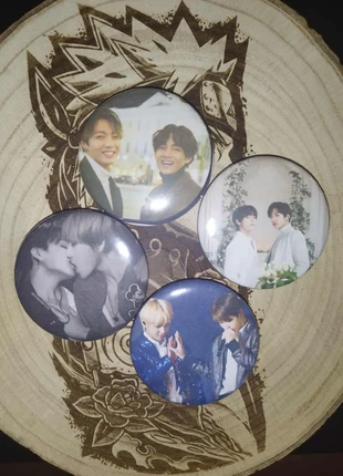 badge bts taehyung et jungkook, brand: Badge, condition: Very good, €4.80, €5.74 includes Buyer Protection Pro