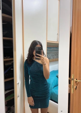 Abito monospalla brillantinato, brand: Shein, condizioni: Ottime, taglia: XS / IT 38 / EU 34, €6.00, €7.00 include la Protezione acquisti