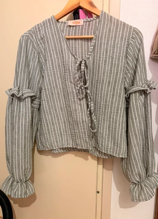 Jolie blouse, brand: Boutique Parisienne, condizioni: Ottime, taglia: Taglia unica, €4.00, €4.90 include la Protezione acquisti