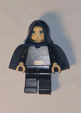 LEGO sw0379 Barriss Offee - Dark Blue Cape and Hood Star wars, marke: LEGO Star Wars, zustand: Sehr gut, größe: Einheitsgröße, 5,00 €, 5,95 € inklusive Vinted-Käuferschutz