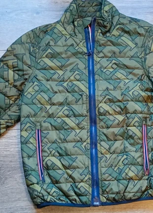 Doudoune Tommy Hilfiger taille S, marque: Tommy Hilfiger, état: Neuf sans étiquette, taille: S, 45,00 €, 47,95 € Protection acheteurs incluse