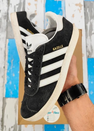 Baskets Sneackers Adidas Originals Gazelle << Black White >> Taille 36.5, merk: adidas, staat: Heel goed, maat: 36.5, € 45,00, € 47,95 inclusief Kopersbescherming Pro