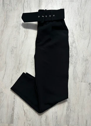 Pantalon noir Zara, marque: Zara, état: Très bon état, taille: XS / 34 / 6, 12,90 €, 14,25 € Protection acheteurs incluse