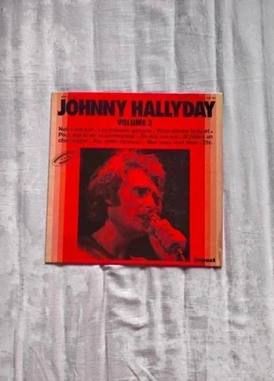 Vinyle 33 tours Johnny Hallyday volume 3, état: Bon état, 6,99 €, 8,04 € Protection acheteurs incluse