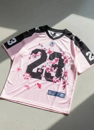 T-shirt Oversize Rose Fleuri – Streetwear / Y2K / Printemps / Unisexe, marque: Blush District, état: Très bon état, taille: M, 26,90 €, 28,95 € Protection acheteurs incluse