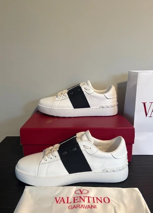 Black/white Valentino shoes, brand: Valentino, condizioni: Nuovo senza cartellino, taglia: 43, €215.00, €226.45 include la Protezione acquisti