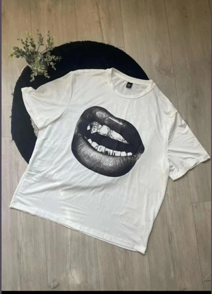 t-shirt y2k grillz/mouth, marque: y2k, état: Neuf avec étiquette, taille: M, 22,00 €, 23,80 € Protection acheteurs incluse