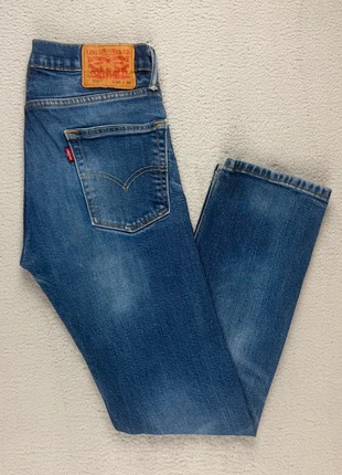 Jean Levi’s 513 - W30 L30, brand: Levi Strauss & Co., condizioni: Ottime, taglia: IT 40 | W30, €25.00, €26.95 include la Protezione acquisti