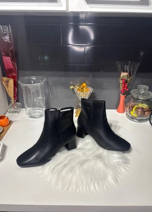 Bottes basses chic, staat: Nieuw met prijskaartje, maat: 39, € 14,99, € 16,44 inclusief Kopersbescherming