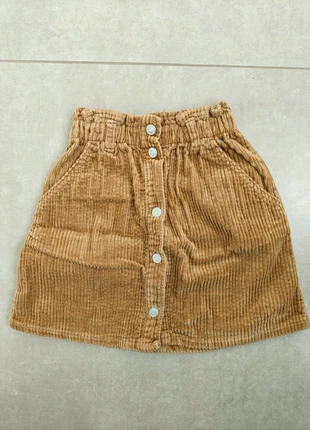 Corduroy rokje, marque: Zara, état: Très bon état, taille: 3 ans / 98 cm, 3,00 €, 3,85 € Protection acheteurs incluse