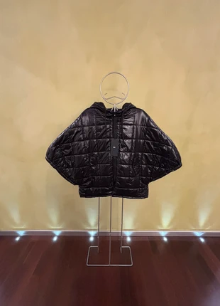 •Piumino F**k leggero color nero effetto lucido🖤, brand: F**K, condizioni: Nuovo con cartellino, taglia: L / IT 44 / EU 40, €60.00, €63.70 include la Protezione acquisti