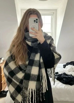 grosse écharpe douce à carreaux noirs et blancs #116, brand: Bibliothèque d'Hiver, condition: Very good, €23.99, €25.89 includes Buyer Protection