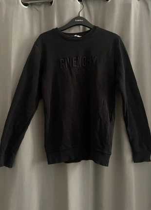 Sweet Givenchy, brand: Citadium, condizioni: Ottime, taglia: M / IT 42 / EU 38, €26.00, €28.00 include la Protezione acquisti