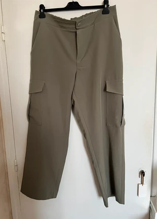 Cargo kaki Zara, marque: Zara, état: Très bon état, taille: XXL / 44 / 16, 10,00 €, 11,20 € Protection acheteurs incluse