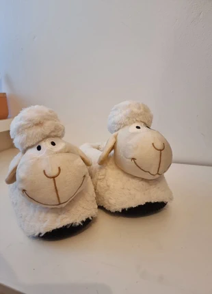 leuke nieuwe schaapjes pantoffels🐑 van thuis, marque: thuis, état: Neuf sans étiquette, taille: 36, 1,50 €, 2,28 € Protection acheteurs incluse
