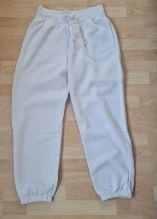 Nike Cream Oversized Fit High Rise Sweatpants, brand: Nike, condition: New with tags, size: M / UK 12-14, £25.00, £26.95 includes Buyer Protection