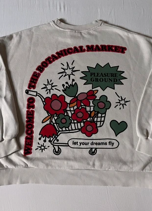 Pull avec graffics, merk: Pull & Bear, staat: Heel goed, maat: S / 36 / 8, € 5,00, € 5,95 inclusief Kopersbescherming