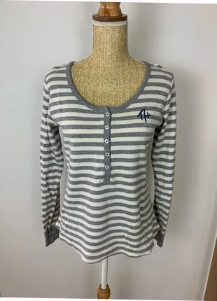 Pull Col en V Ample Tommy Hilfiger - Taille M - à rayures, marque: Tommy Hilfiger, état: Très bon état, taille: M / 38 / 10, 15,00 €, 16,45 € Protection acheteurs (Pro) incluse