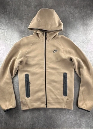 Haut Nike Tech Fleece | Beige | Taille S | Neuf sans étiquette, marque: Nike, état: Très bon état, taille: S, 45,00 €, 47,95 € Protection acheteurs incluse