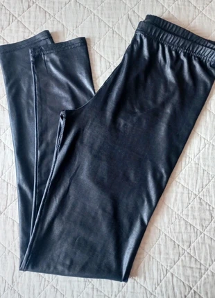 Legging neri lucidi Zuiki, brand: Zuiki, condizioni: Ottime, taglia: Altro, €3.00, €3.85 include la Protezione acquisti
