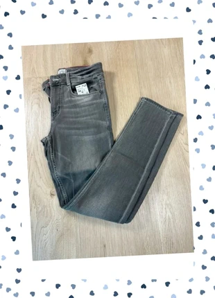 Pantalon Jean enfant Kiabi taille XS Skinny neuf, marca: Kiabi, estado: Novo com etiquetas, tamanho: XS, €11.00, €12.25 inclui Proteção do Comprador