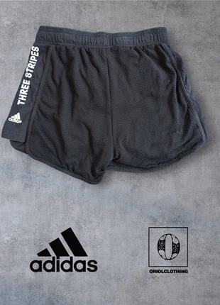 Adidas Black Shorts XS Sporty Look Y2k Old School Pantalón corto, marque: adidas, état: Très bon état, taille: XS / 34 / 6, 3,50 €, 4,38 € Protection acheteurs incluse
