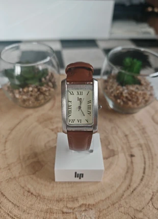 Montre LIP tank chiffres romains cadran crème réf: 80224, marque: LIP, état: Très bon état, taille: Jusqu'à 30 mm, 44,90 €, 47,85 € Protection acheteurs (Pro) incluse