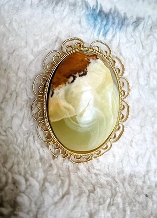 Broche ancienne dorée et marbre, marque: Vintage Dressing, état: Bon état, 6,00 €, 7,00 € Protection acheteurs incluse