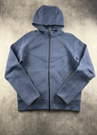 Nike Tech Fleece | Bleu foncé | Taille M | Très bon état, brand: Nike, condizioni: Ottime, taglia: M, €70.00, €74.20 include la Protezione acquisti